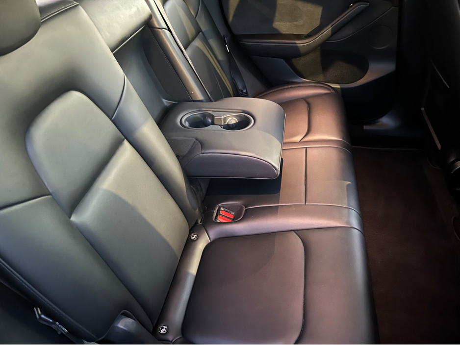 2024 Tesla Model Y - image 8