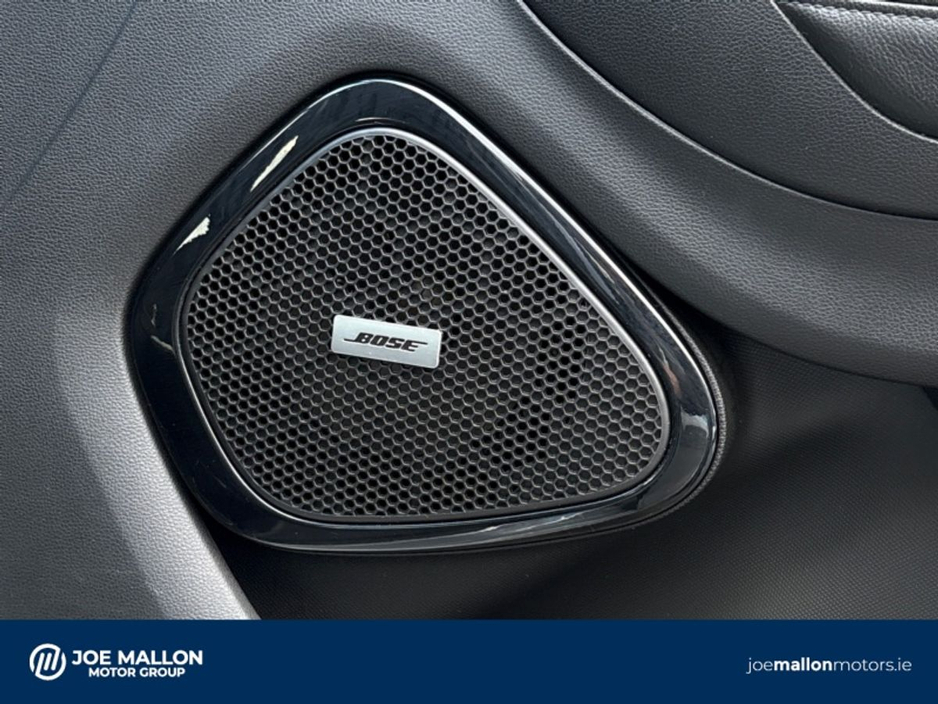 2020 Renault Zoe - image 16