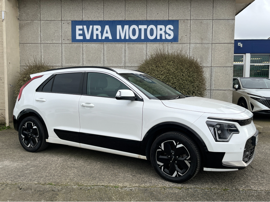 2023 Kia Niro - image 3