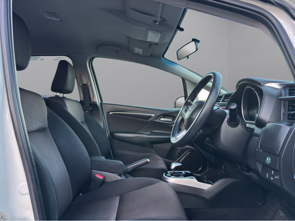 2016 Honda Fit - image 10