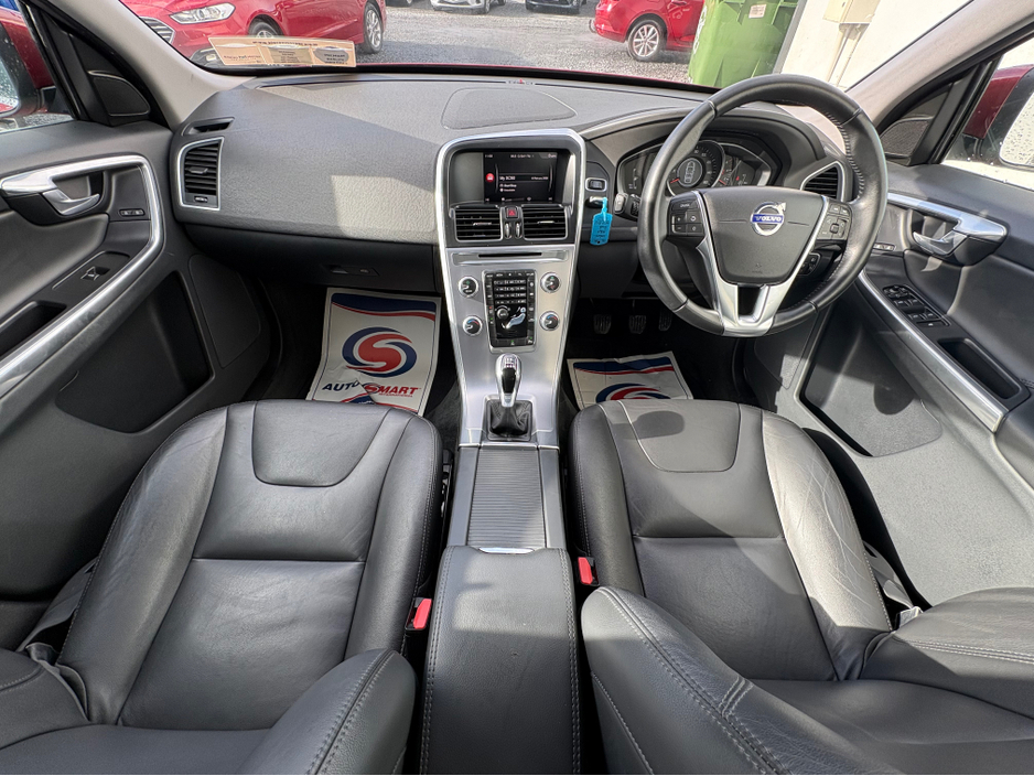 2017 Volvo XC60 - image 15