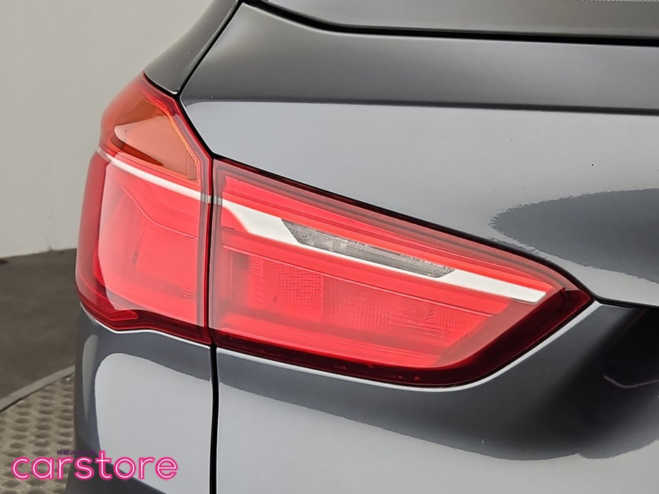 2017 BMW X1 - image 16