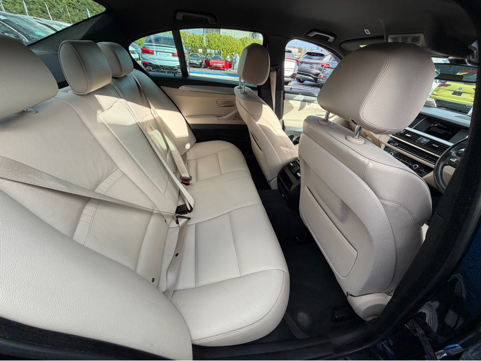 2016 BMW 5 Series - image 27