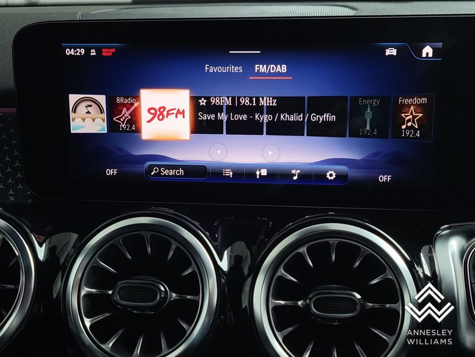 2025 Mercedes-Benz EQB - image 17