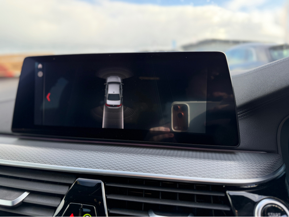 2018 BMW 5 Series - image 24