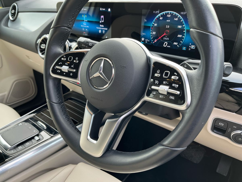 2022 Mercedes-Benz GLA Class - image 24