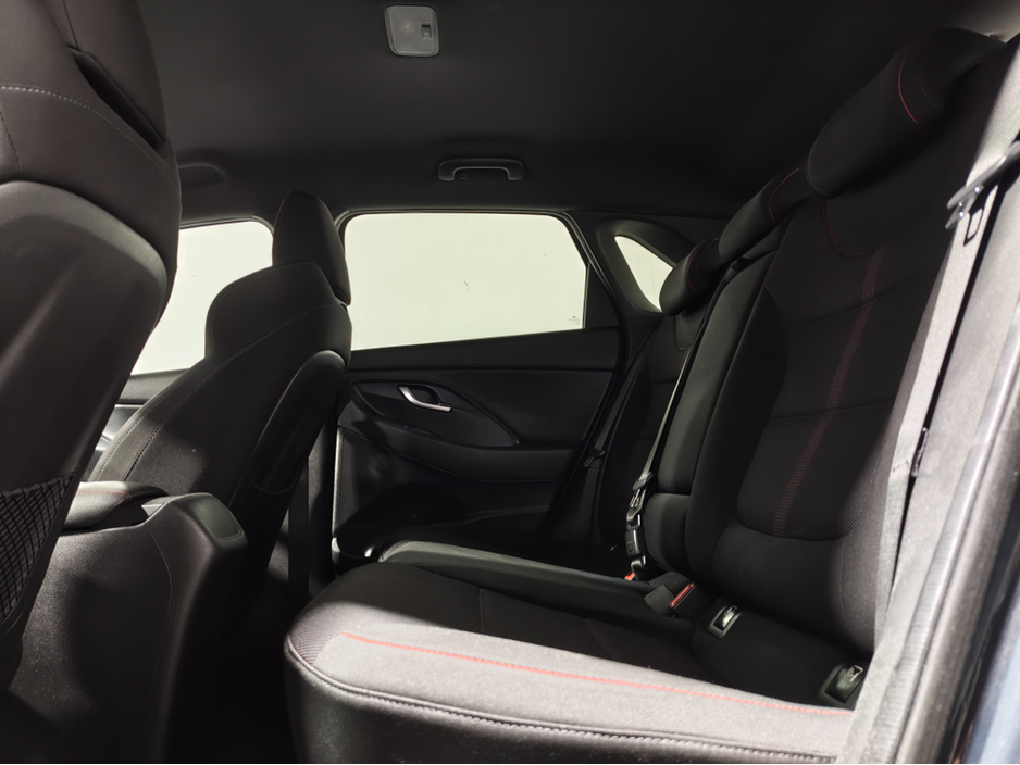 2022 Hyundai i30 - image 22