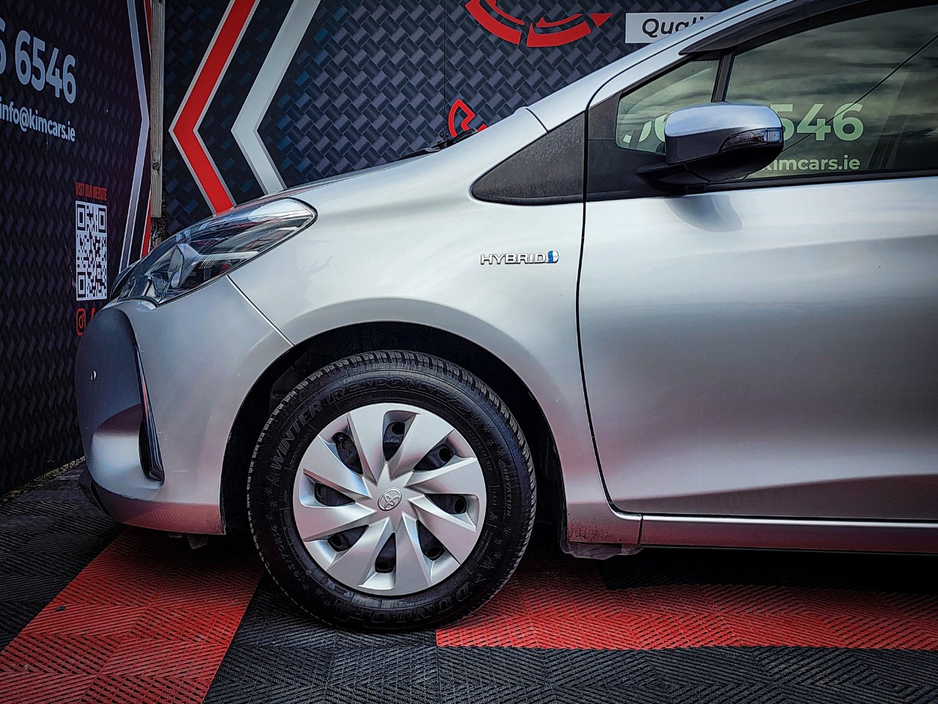 2020 Toyota Vitz - image 7