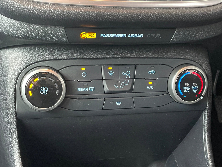 2022 Ford Fiesta - image 21