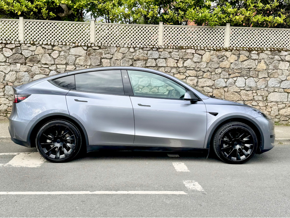 2024 Tesla Model Y - image 4