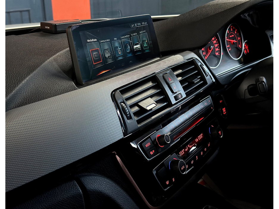 2016 BMW 3 Series - image 36