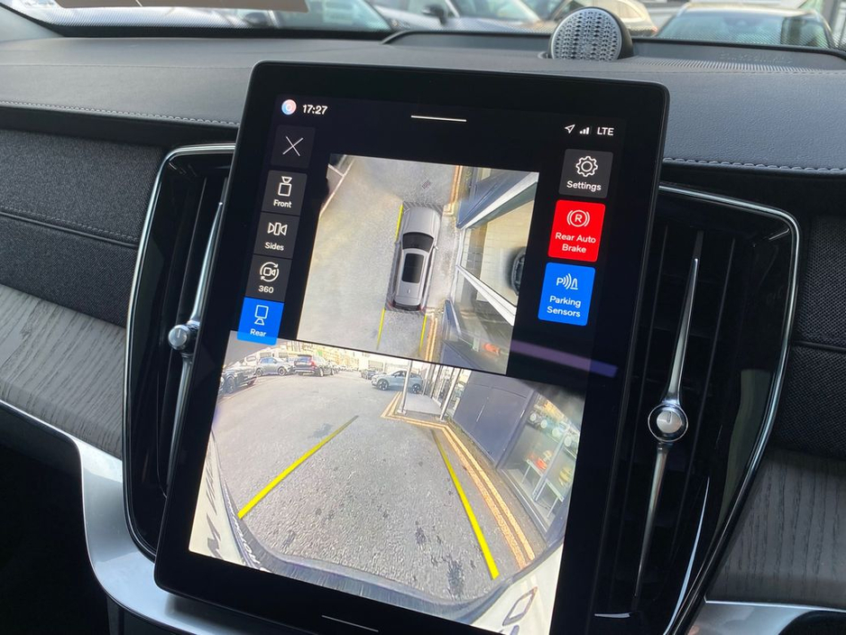 2025 Volvo XC90 - image 23