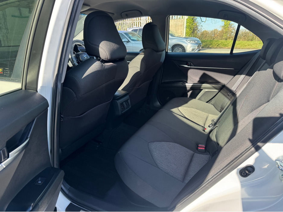 2020 Toyota Camry - image 11