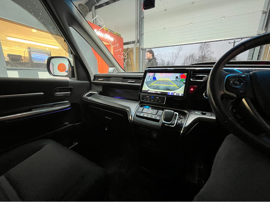 2019 Honda Stepwagon - image 19