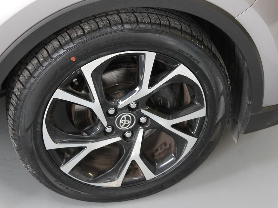 2019 Toyota C-HR - image 27