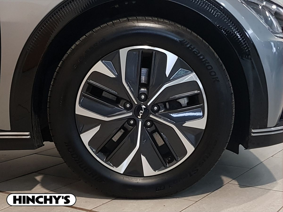 2022 Kia EV6 - image 8