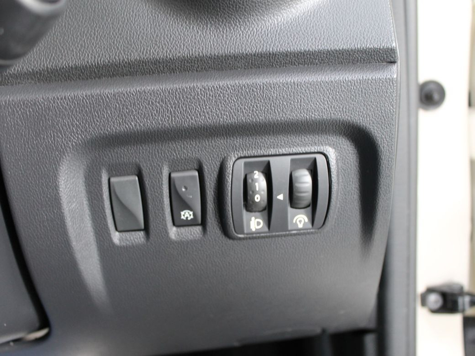 2016 Renault Captur - image 25