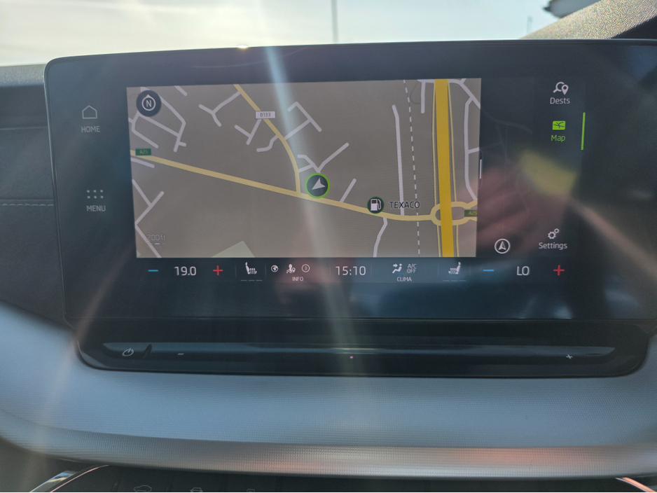 2023 Skoda Octavia - image 12