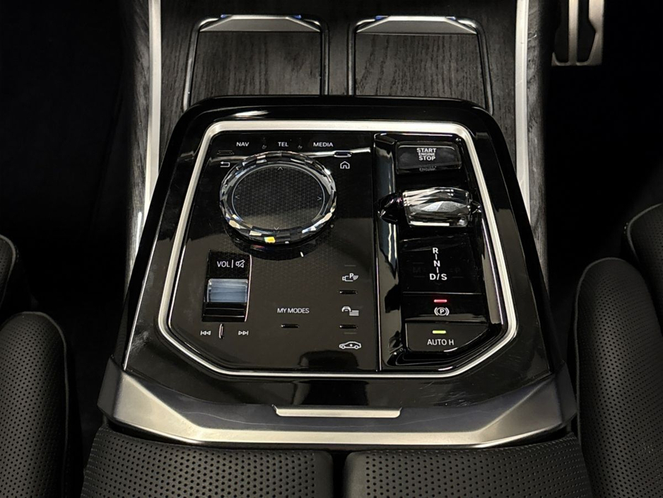 2024 BMW 7 Series - image 10