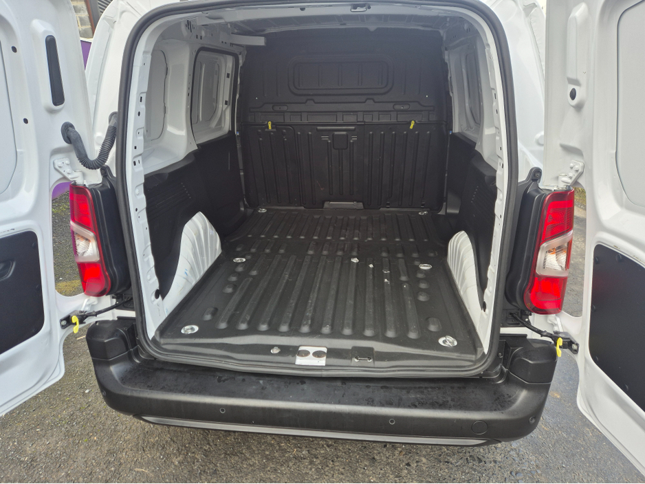 2024 Peugeot Partner - image 14