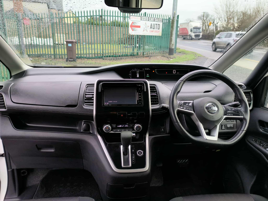 2017 Nissan Serena - image 9