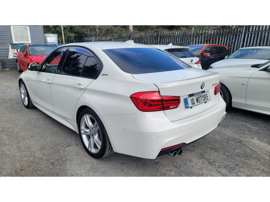 2016 BMW 3 Series - image 4