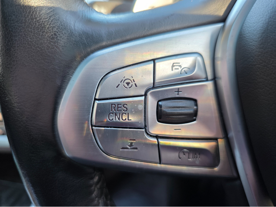 2017 BMW 7 Series - image 40