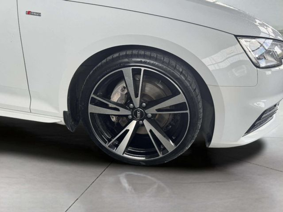 2016 Audi A4 - image 14