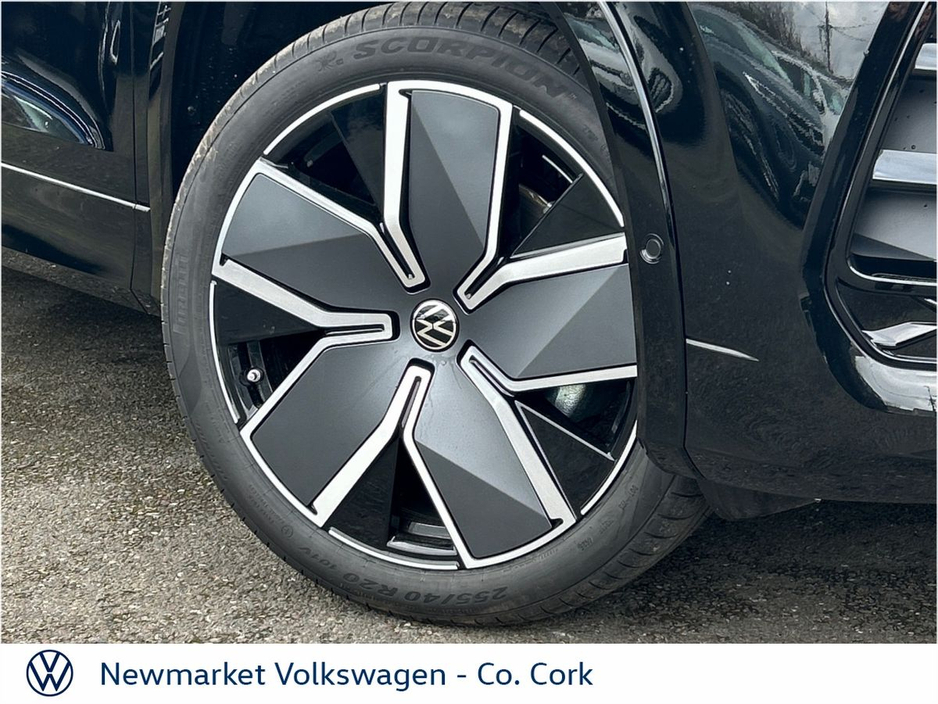 2026 Volkswagen Tayron - image 2