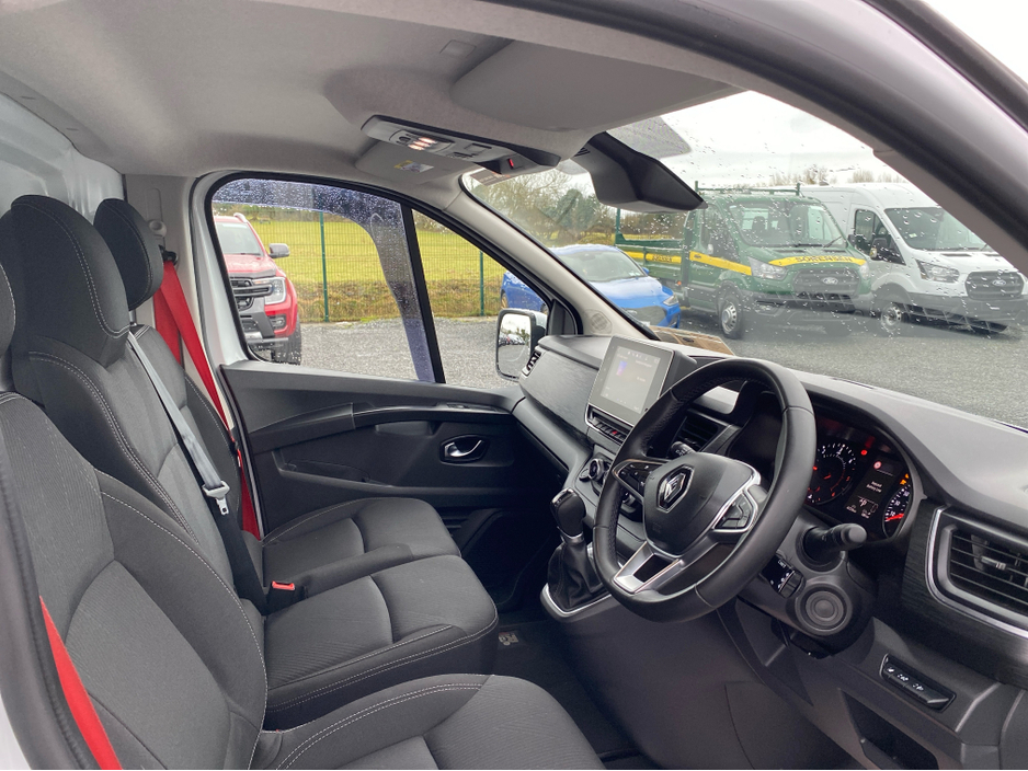 2024 Renault Trafic Red edition LWB 2.0 170BHP Automatic €31,500