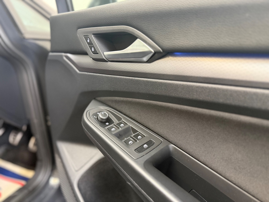 2021 Volkswagen Golf - image 21