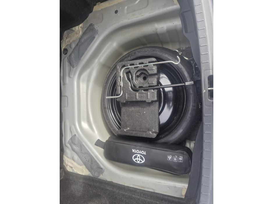 2017 Toyota Corolla - image 18