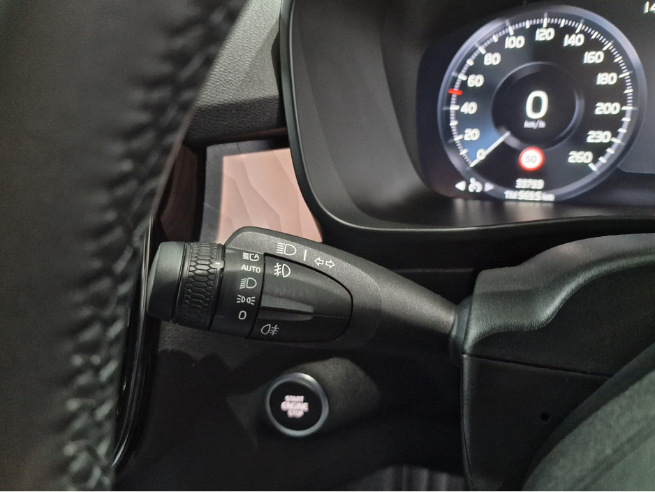 2023 Volvo XC40 T4 PLUS DARK RECHARGE AUTOMATIC **ONE OWNER / APPLE CARPLAY / CRUISE CONTROL / ELECTRIC BOOTLID / HEATED FRONT & REAR SEATS / HEATED STEERING WHEEL / 360 DEGREE CAMERA / WIRELESS PHONE CHARGING** €38,900