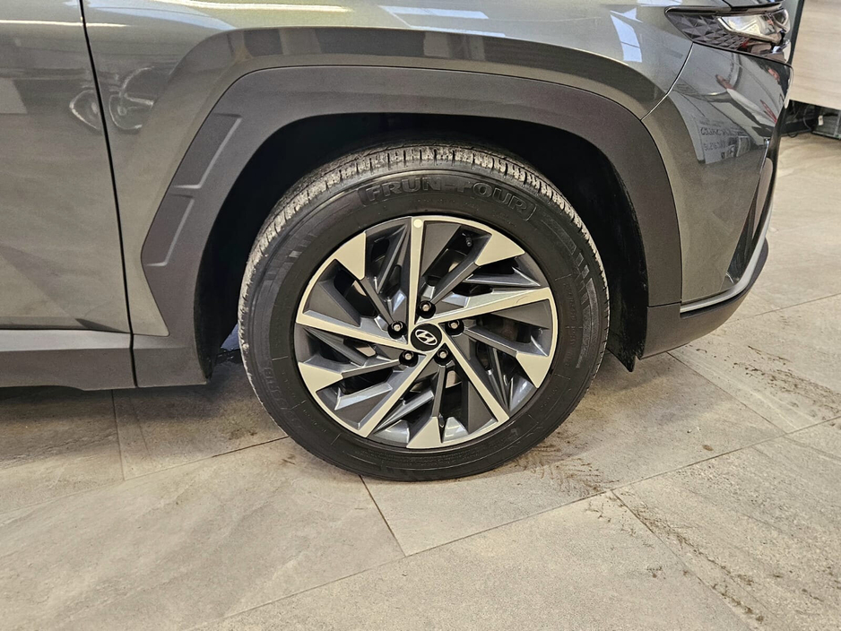 2022 Hyundai Tucson - image 4