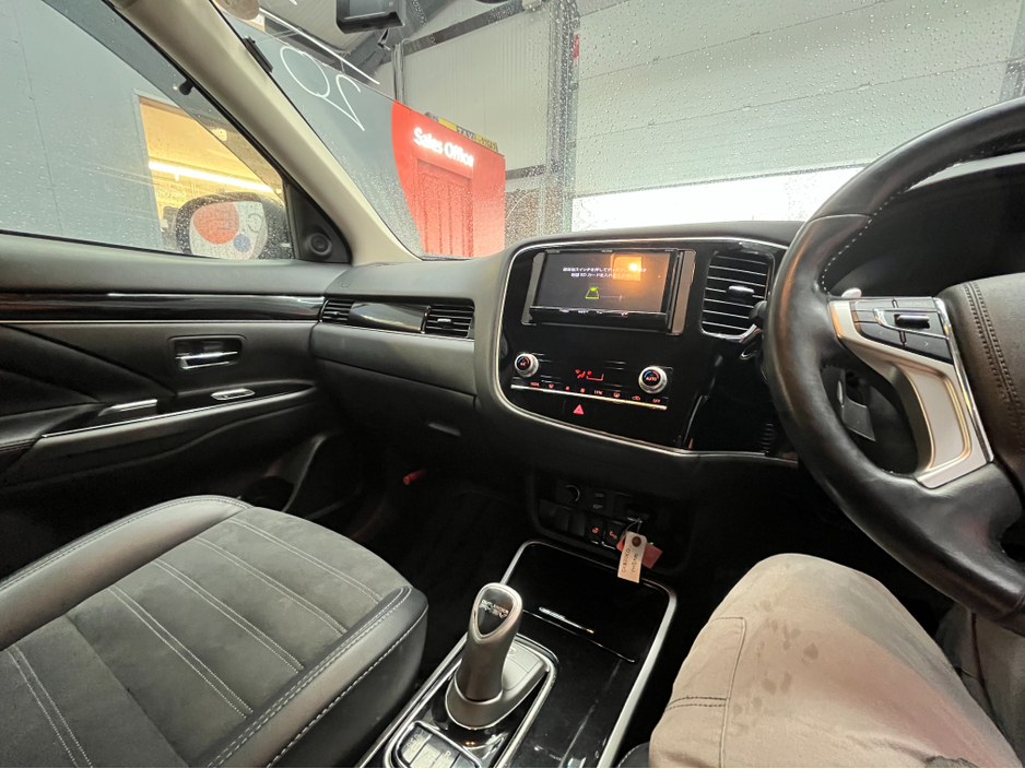 2020 Mitsubishi Outlander €23950! 2020 MITSUBISHI OUTLANDER PHEV G 2.4 AUTOMATIC / CRUISE CONTROL / 360° PARKING CAMERA / ELECTRIC HEATED SEATS / PADDLE SHIFTERS / HEATED STEERING WHEEL €23,950