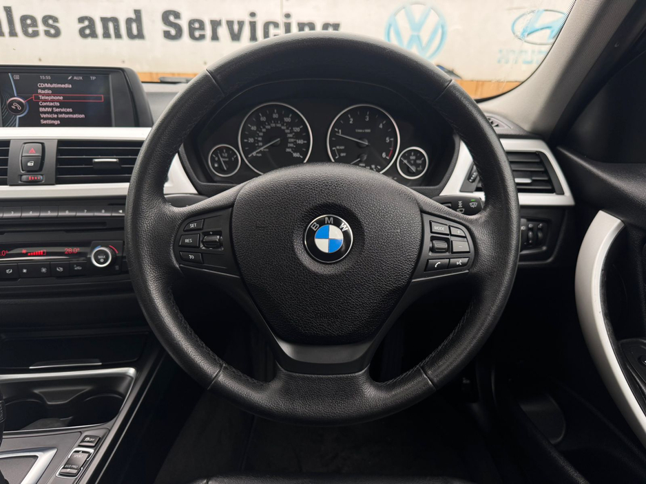 2012 BMW 3 Series - image 28