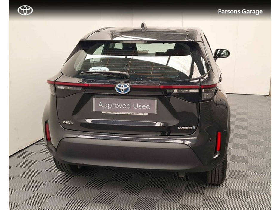 2023 Toyota Yaris Cross - image 4