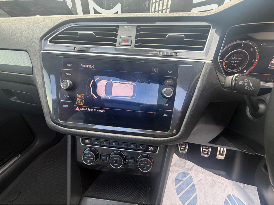 2018 Volkswagen Tiguan - image 17