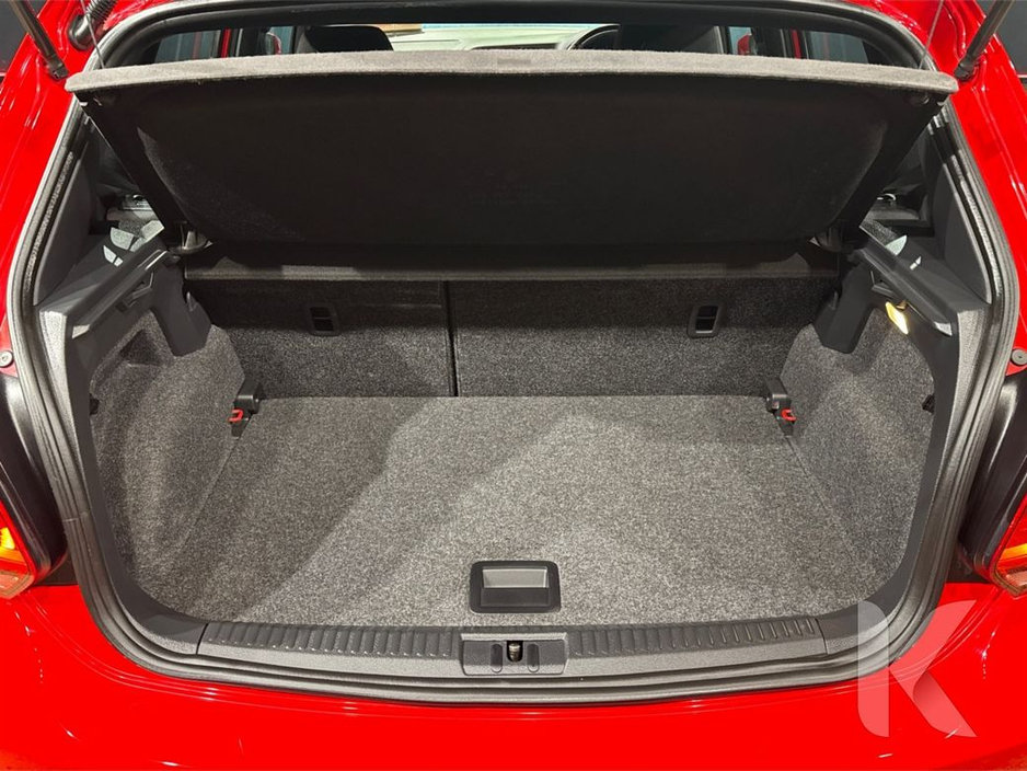 2015 Volkswagen Polo - image 14