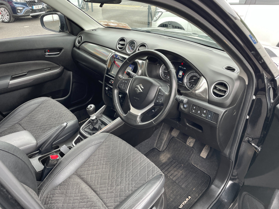 2021 Suzuki Vitara - image 10