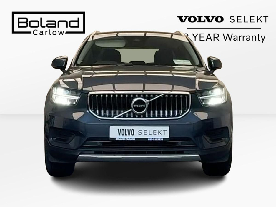 2022 Volvo XC40 - image 7