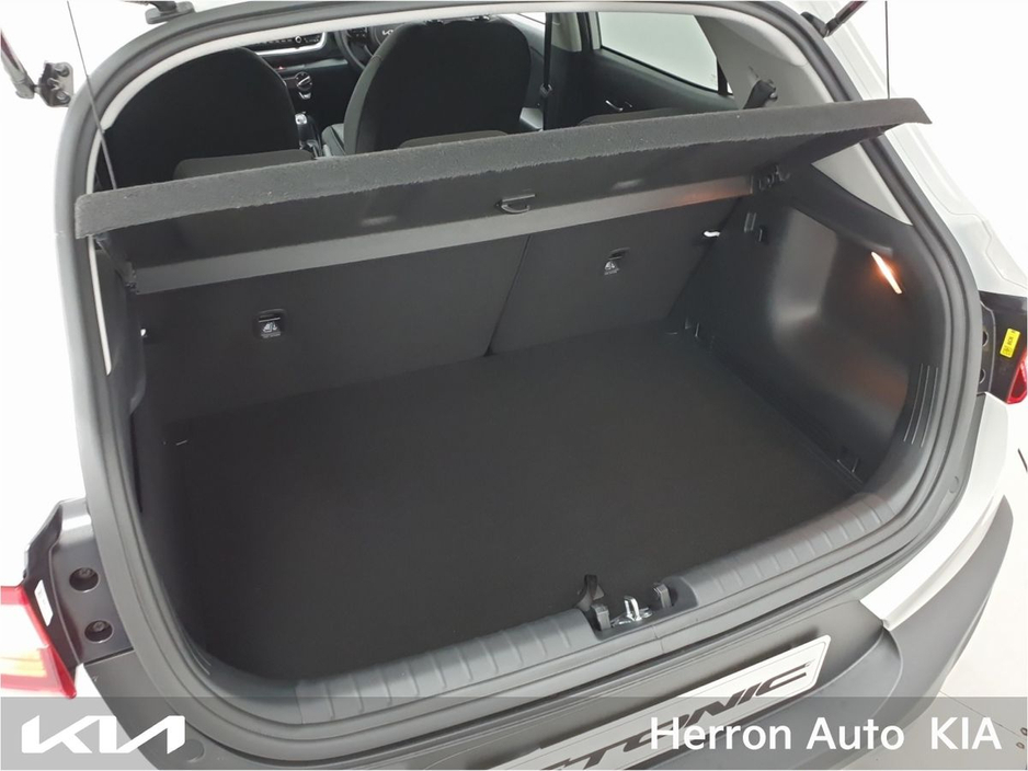 2021 Kia Stonic - image 6