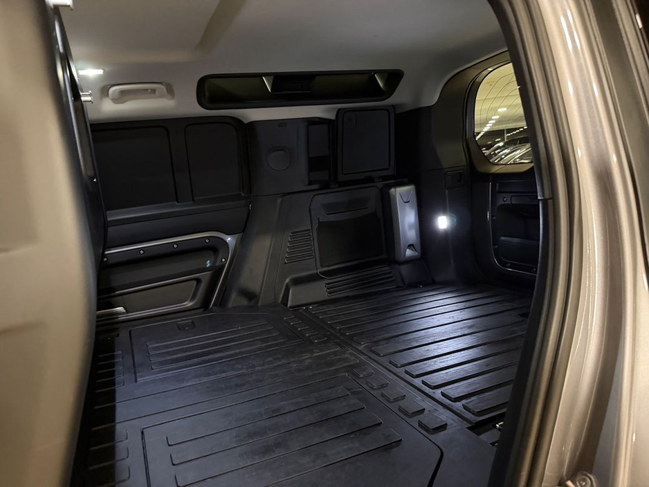 2023 Land Rover Defender 3.0 D300 COMMERCIAL 2 SEATER N1=LOW MILES//HUGE SPEC//1 OWNER=FULL LAND ROVER SERVICE HISTORY=TAILORED FINANCE PACKAGES AVAILABLE=TRADE IN'S WELCOME €64,995