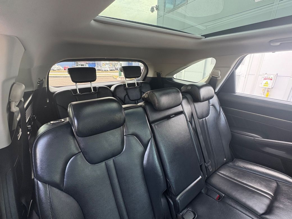 2025 Kia Sorento - image 18
