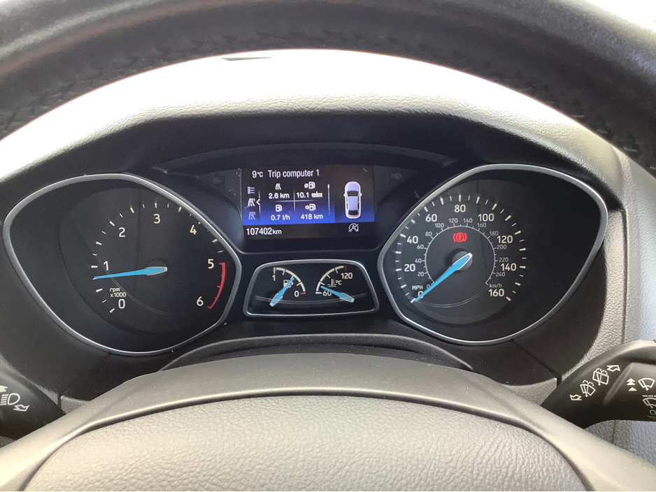 2016 Ford Focus - image 9