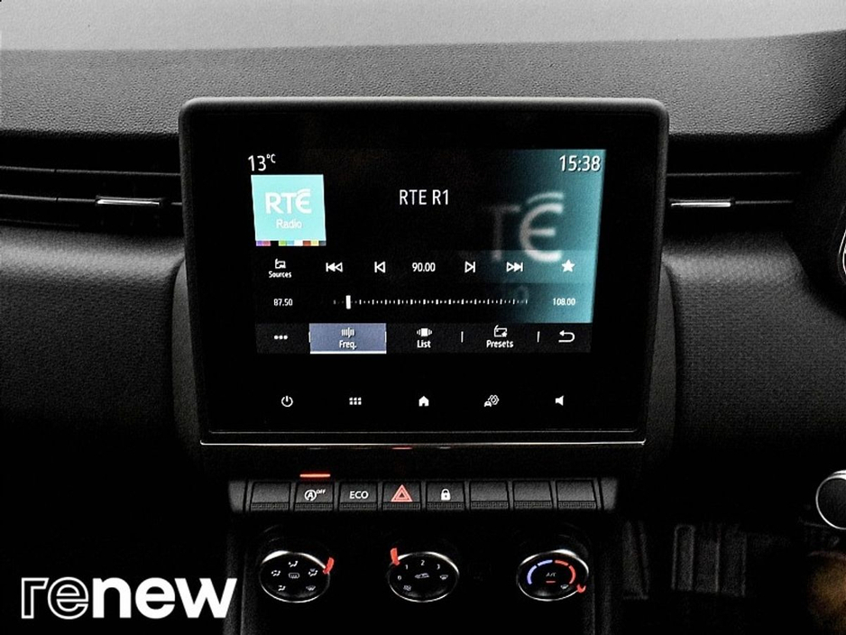 2022 Renault Clio - image 23