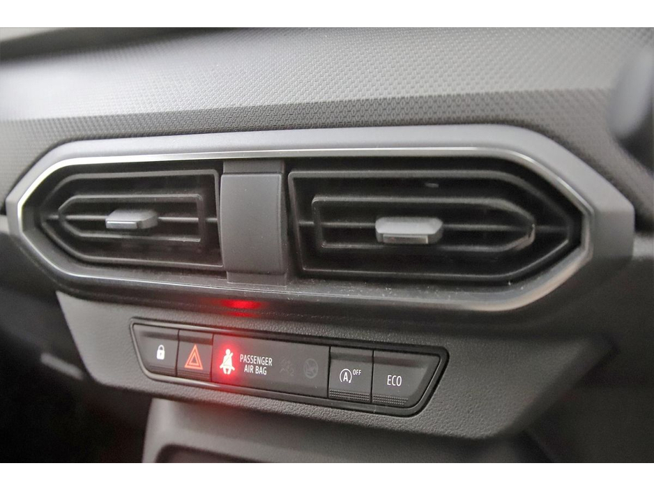 2023 Dacia Sandero - image 20