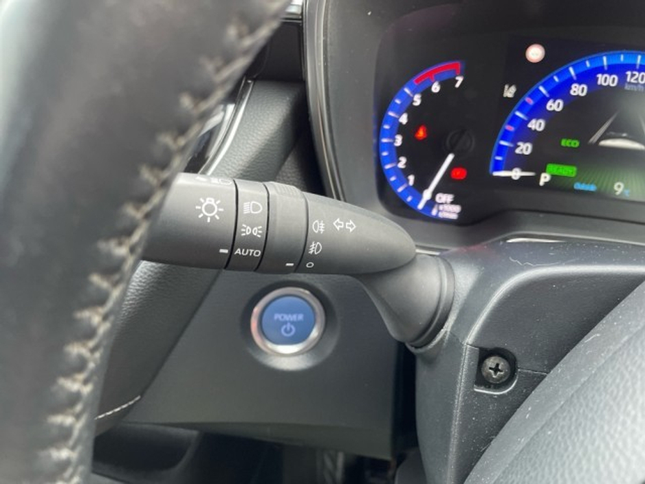 2023 Toyota Corolla Hatchback 5dr Hybrid - Luna Edition - SPECIAL OFFER UNIT - 1.8 Automatic - 1 Owner // Remote Central Locking // Front Electric Windows // Rear Electric Windows // Electric Mirrors // Heated Mirrors €24,899