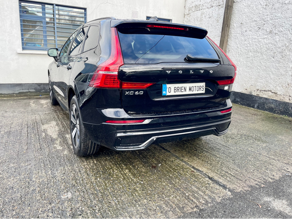 2023 Volvo XC60 T6 RECHARGE PHEV PLUS DARK AWD AUTO 5DR €39,995
