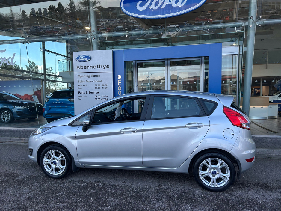 2015 Ford Fiesta MCA ZETEC 1.25 60PS M5 4DR €10,950